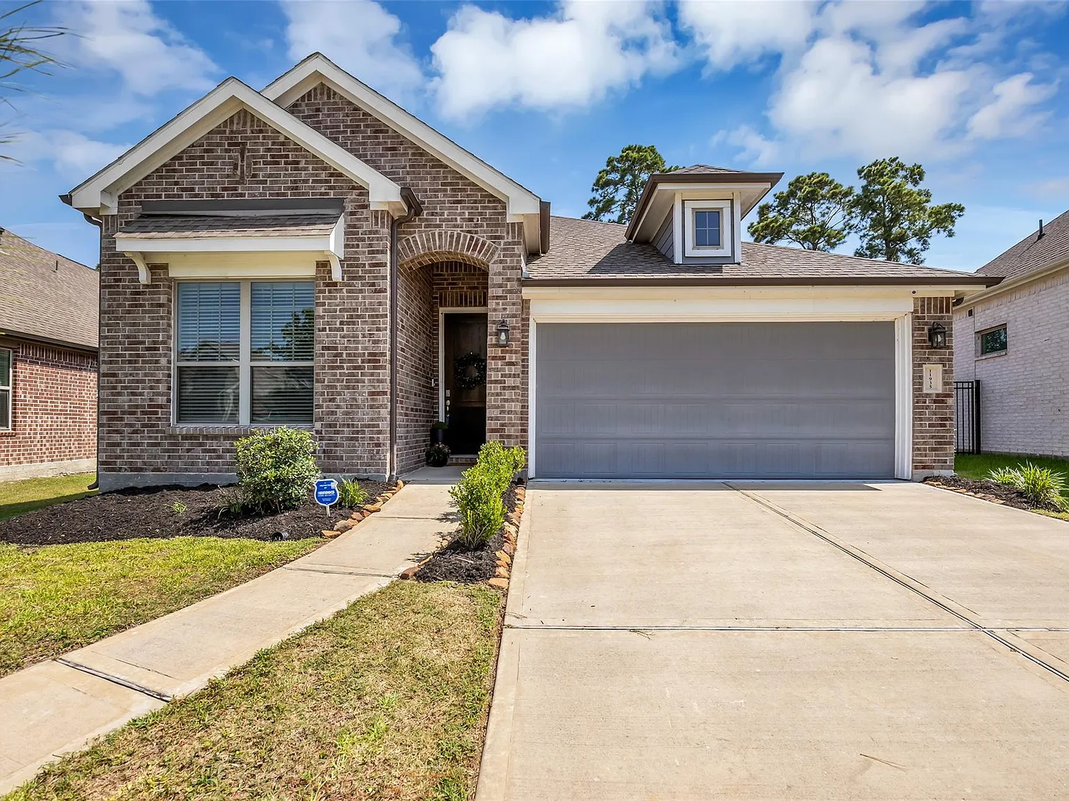 4 bed, 2.0 bath, 2023 sqft, $3,000 — Photo 3