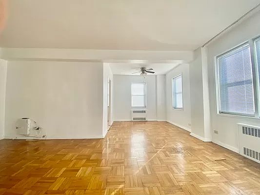 3rd image of 34 Plaza St E APT 806