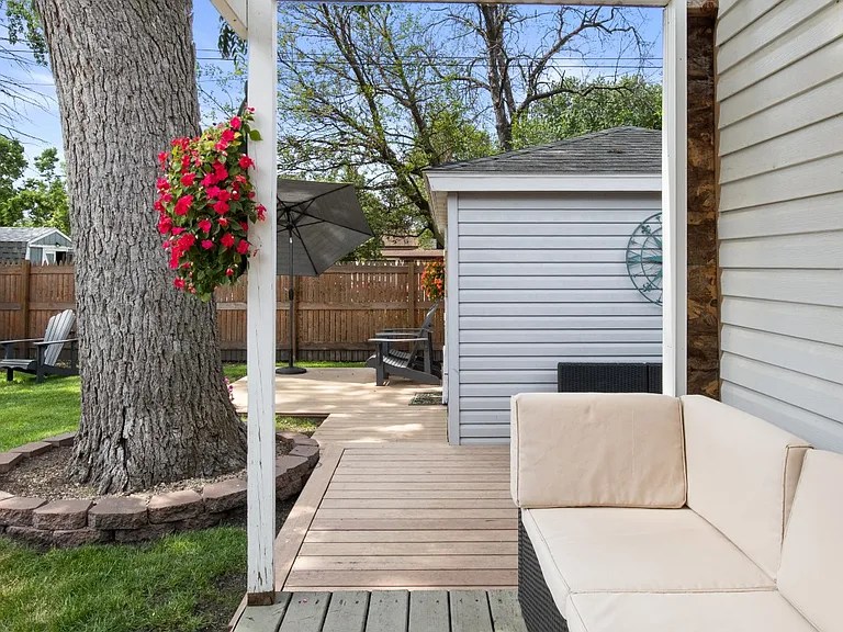Back porch / yard