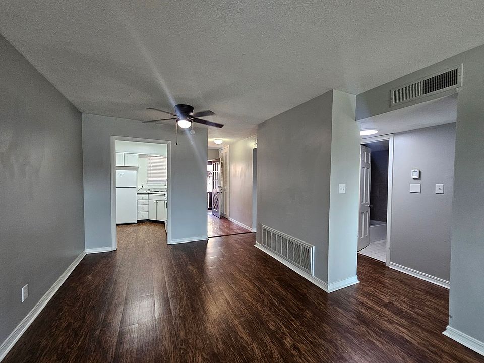 1st image of 1309 E 21st St #204
