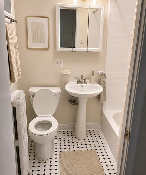 136 N 21st St #1R — Photo 6