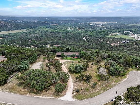 5th image of 780 Castles Dr