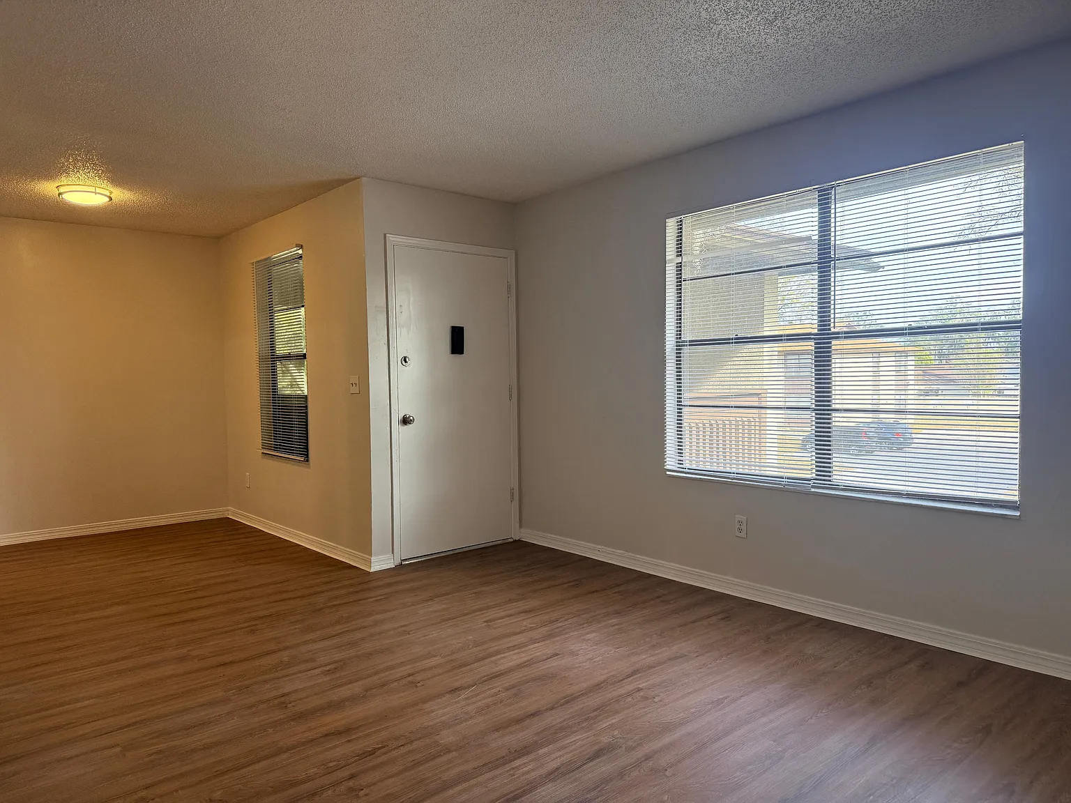 460 Crabapple Court - C — Photo 3