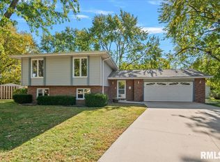 200 Saxon Dr, Springfield, IL 62704