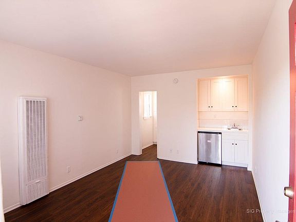 3rd image of 4373 Sunset Dr #4373