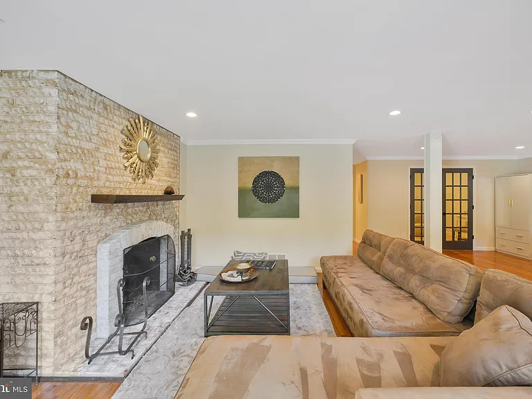 4732 Massachusetts Ave NW — Photo 29