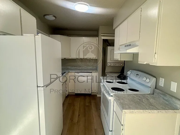 3435 Redwood Ave #5 — Photo 6