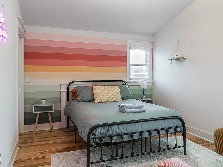 925 Mansfield Ave — Photo 18