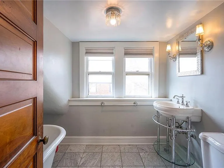 712 E Armour Blvd — Photo 24