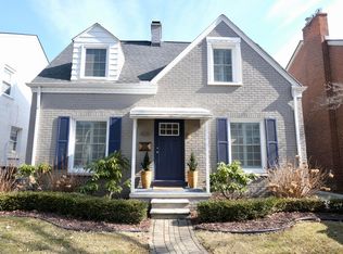 430 Fisher Rd, Grosse Pointe Farms, MI 48230