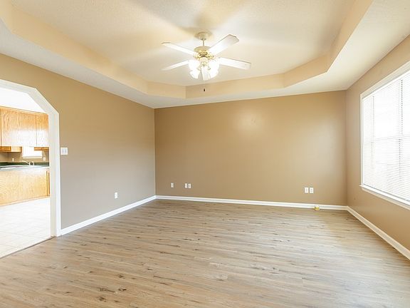 3rd image of 3079 Schroer Dr