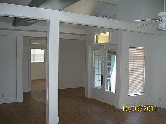 3rd image of 2201 48th St APT 1