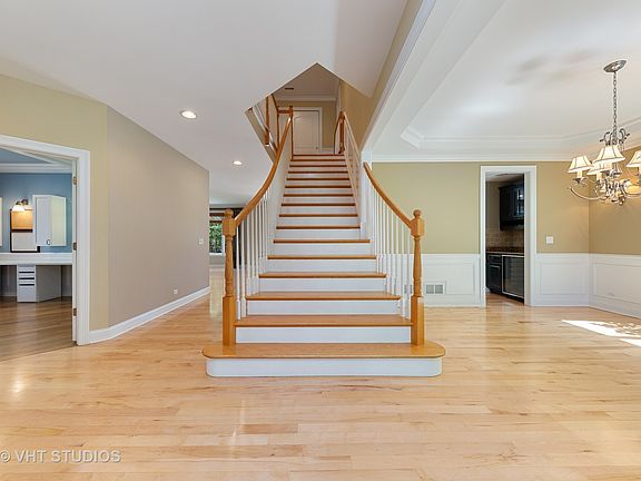 3rd image of 501 S Sunnyside Ave