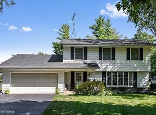 721 Westfield Dr, Saint Charles, IL