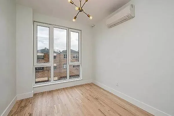 Rented by REQCENTER LLC | media 12