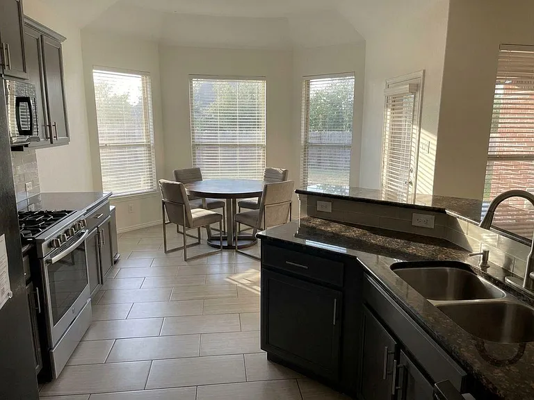 129 Autumn Forest Ln — Photo 3