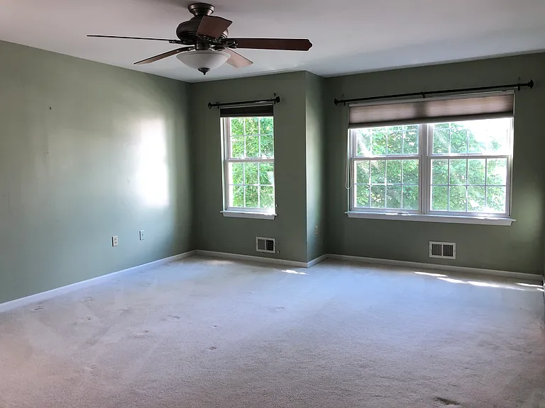 21 Stapleton Ct — Photo 13