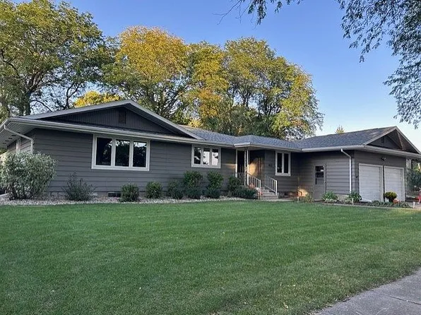 403 4th St, Lester, IA 51242