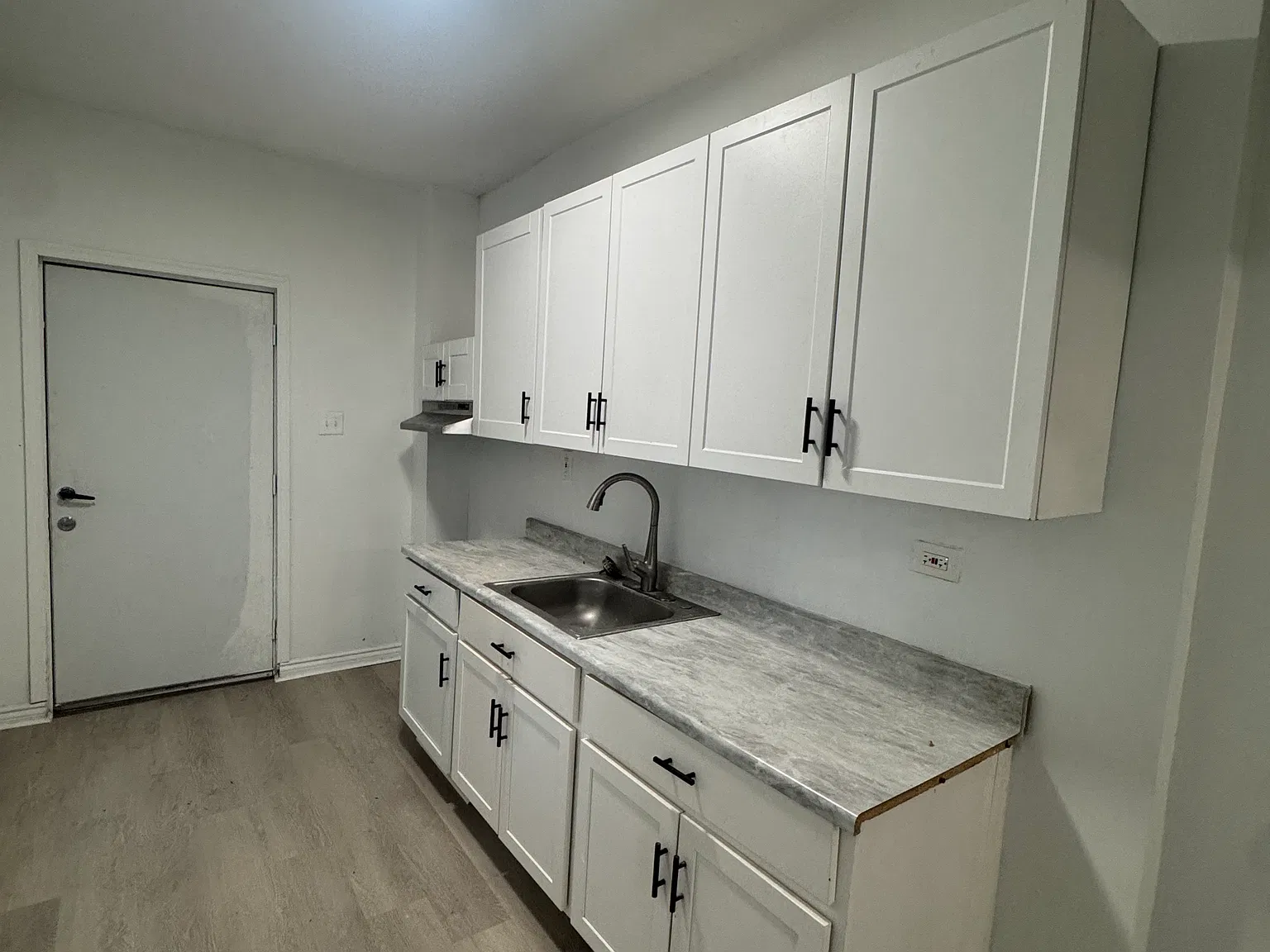 5 bed, 1250 sqft, $1,450 — Photo 3