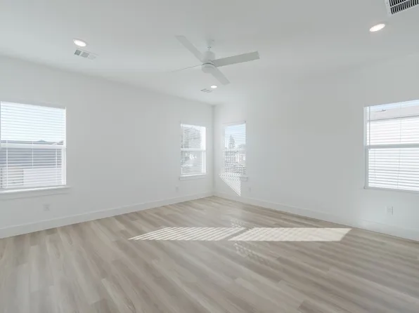 2911 Honor Way, Dallas, TX 75229