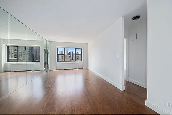 Rented by Artis Network Consulting & Real Estate Services Corp | media 10