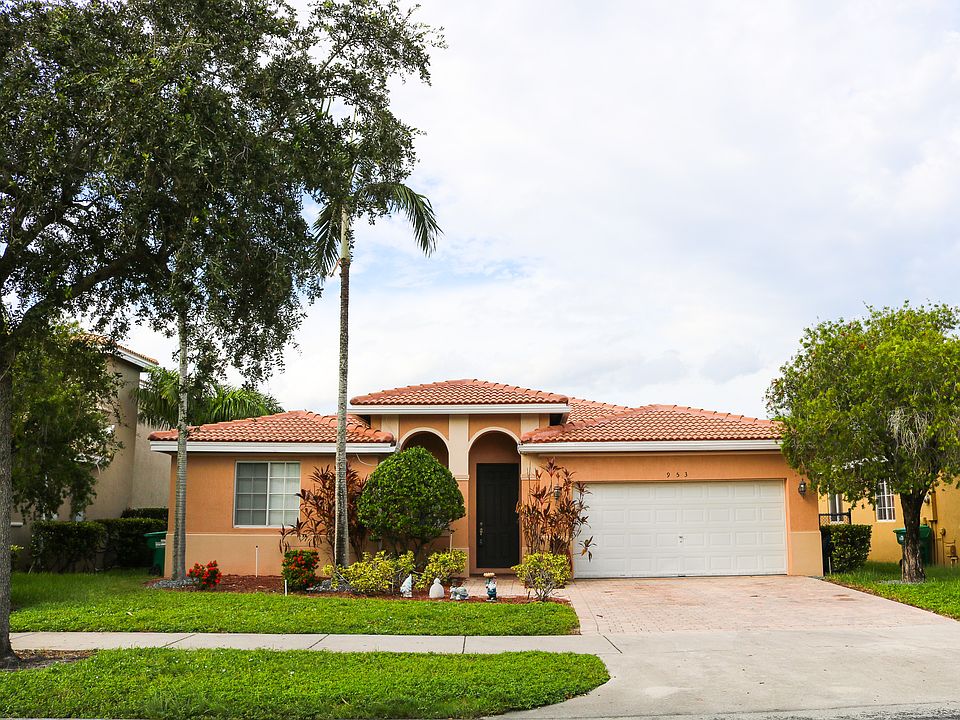 1st image of 953 NW 204th St