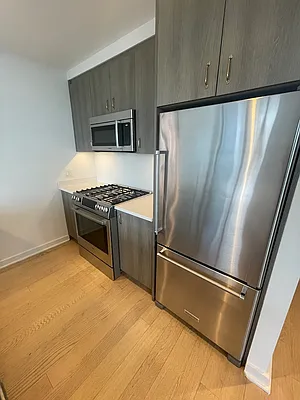 Rented by Greystar | media 6