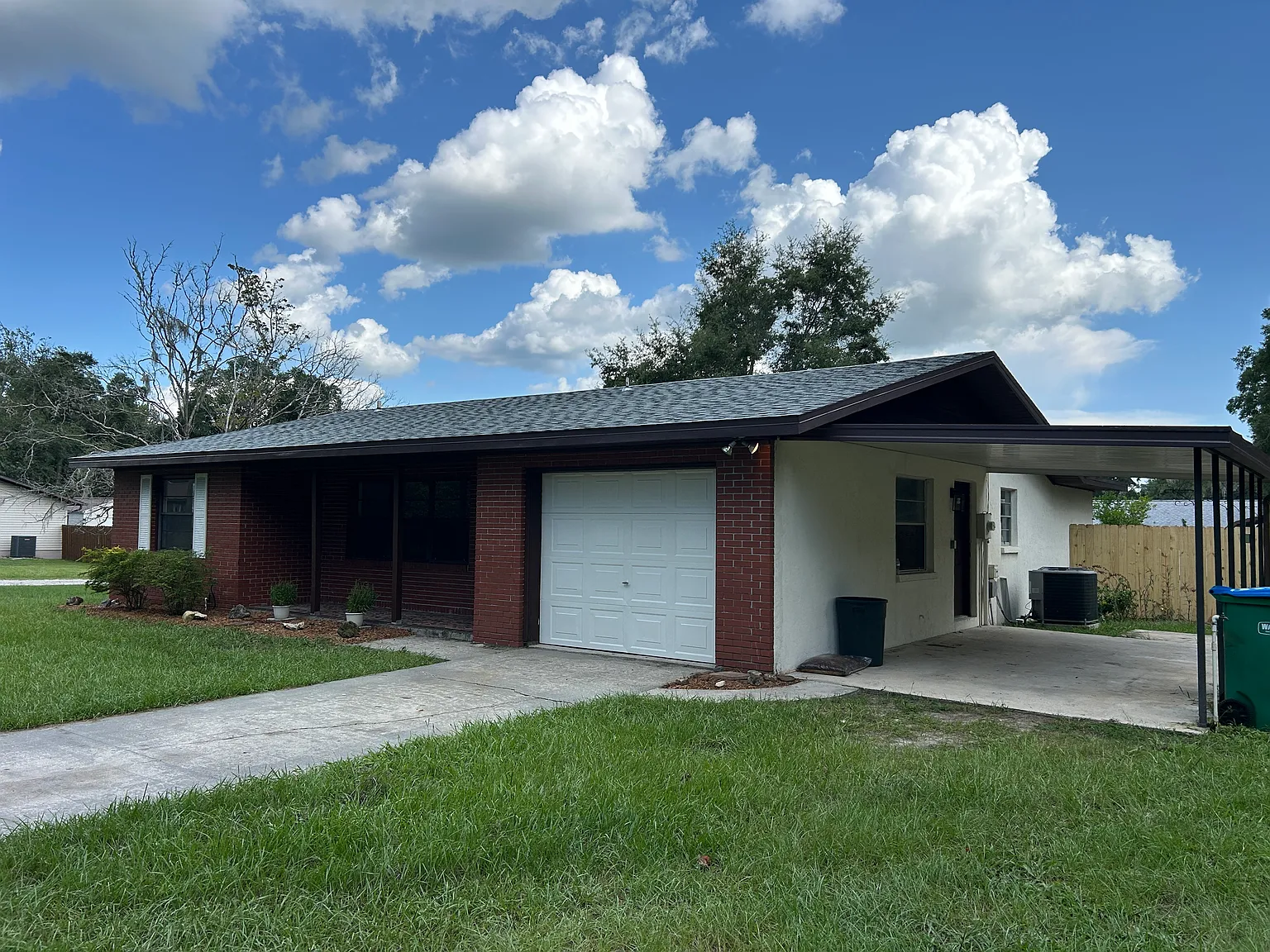 3 bed, 1422 sqft, $2,300 — Photo 2