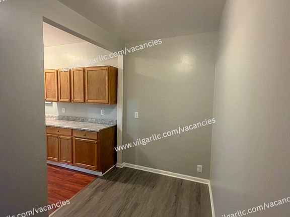 4th image of 4842 Northcote Ave #1F