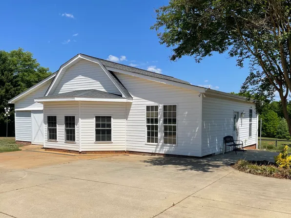 420 Butler St, Lyman, SC 29365
