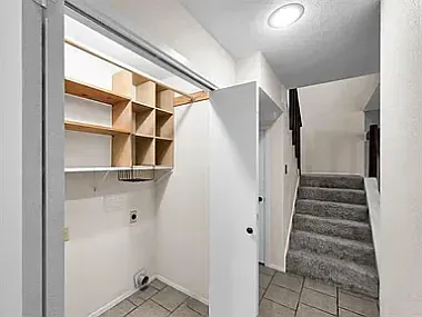1084 Sunmeadow Dr — Photo 12