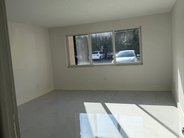 6940 Miami Gardens Dr #1-126 — Photo 8