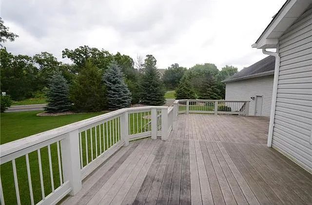 4 bed, 3700 sqft, $3,800 — Photo 3
