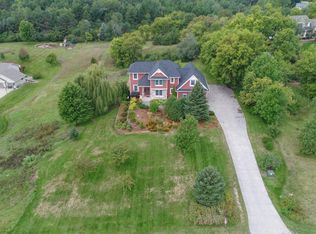948 Florence Ln, Hudson, WI 54016