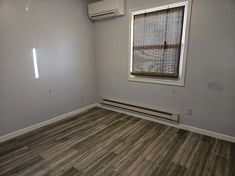 1009 N Twyckenham Dr — Photo 10