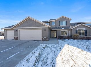 2721 E Hollow Pl, Sioux Falls, SD 57108