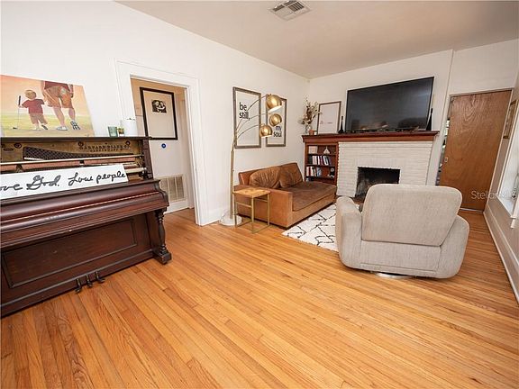 5th image of 1148 Afton St