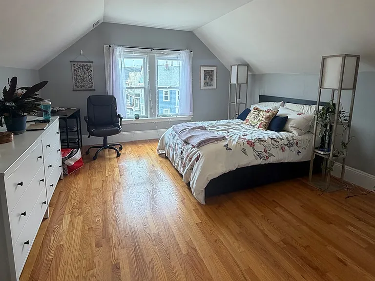 122 Calumet St — Photo 3
