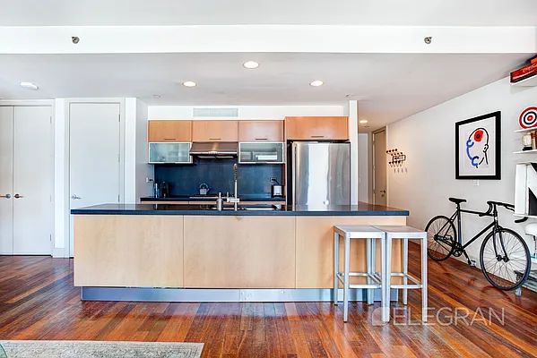 Sold by (Legacy) Elegran | media 2