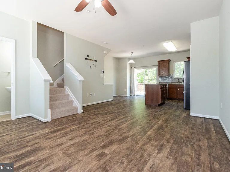 6810 Warfield St — Photo 11