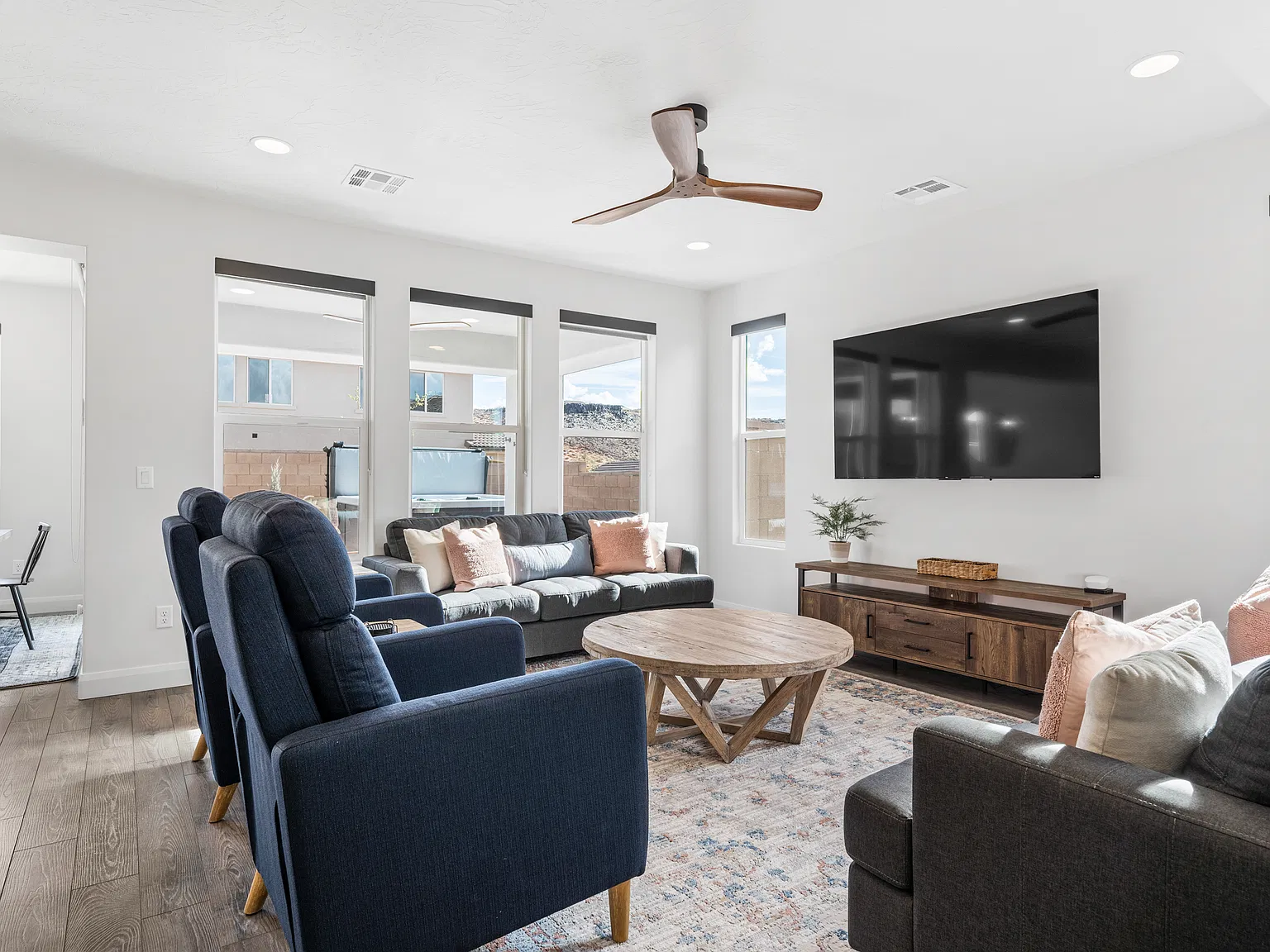 5 bed, 2783 sqft, $3,800 — Photo 3