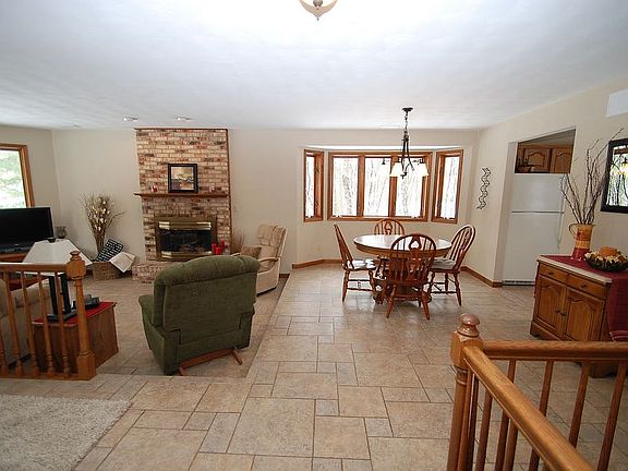 Living Room / Dining Room