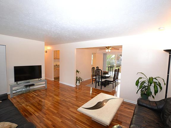 4th image of 445 Ferndale Ave NW