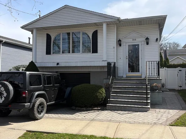 799 Davis Ave, Staten Island, NY 10310