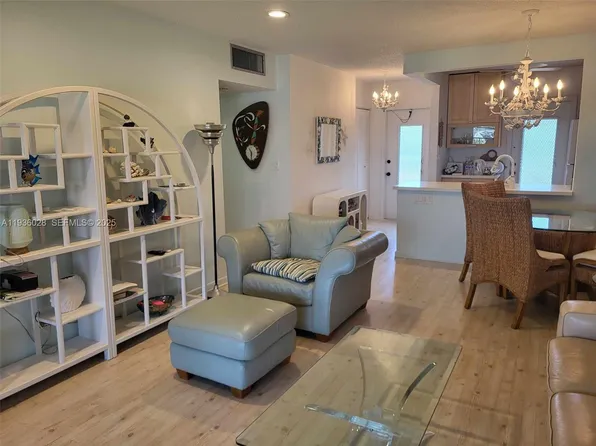 4701 NW 34th St APT 604, Fort Lauderdale, FL 33319