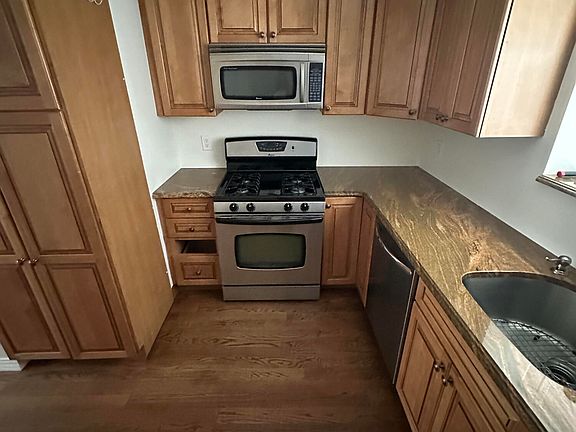 4th image of 50 Churchill Ave #2