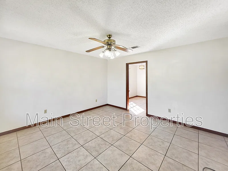 Chaffin — Photo 3