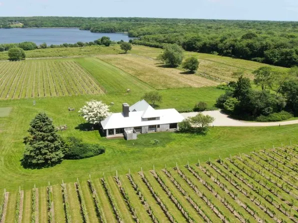 162 W Main Rd, Little Compton, RI 02837