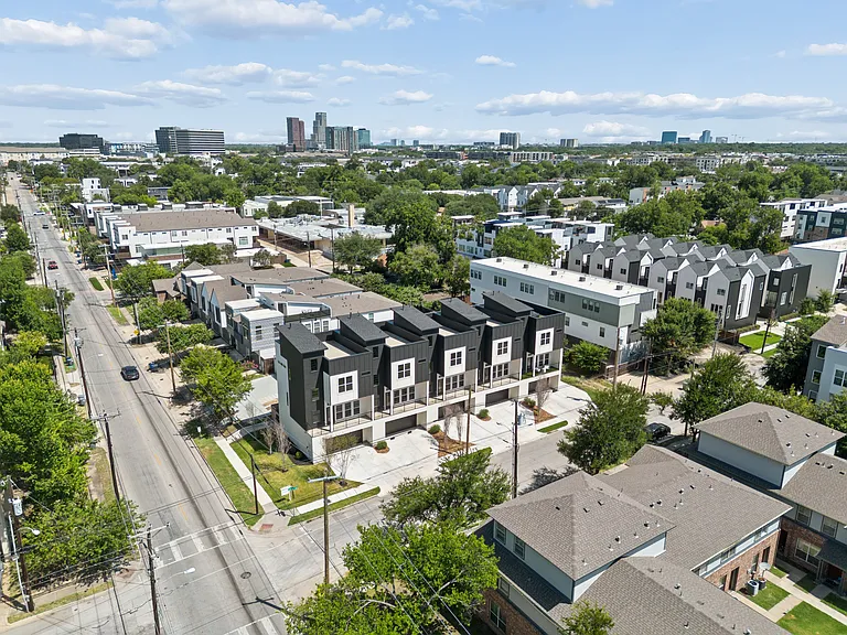 2202 N Carroll Ave #102 — Photo 33