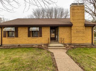 2820 Buena Vista St, Dubuque, IA 52001